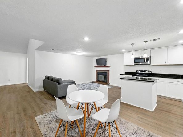 2401 Leon ST 306, Austin TX 78705