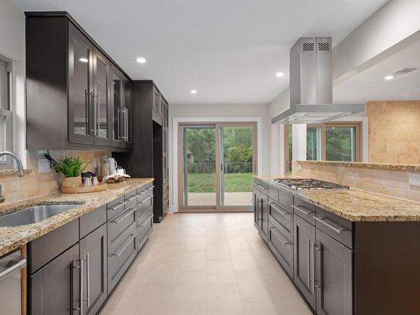 6405 Danwood DR, Austin TX 78759