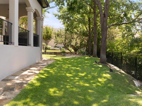 110 Golden Bear DR, Austin TX 78738