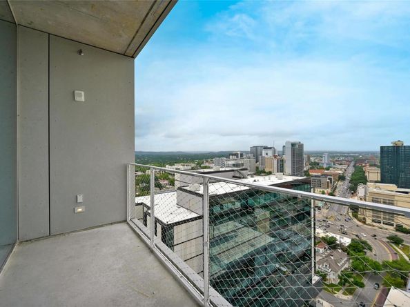 313 W 17th ST 2403, Austin TX 78701