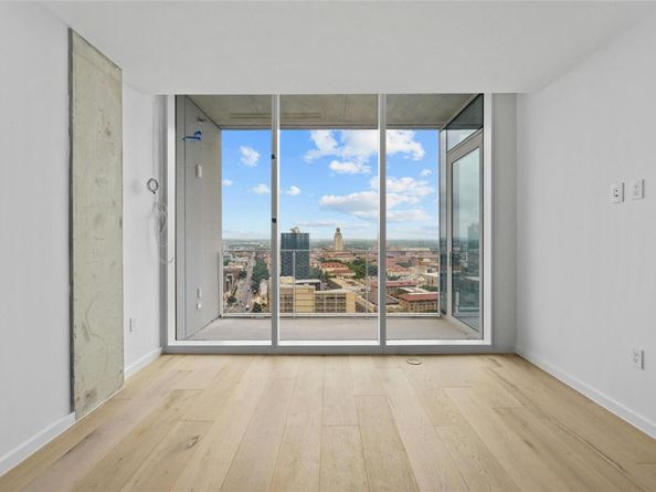 313 W 17th ST 2403, Austin TX 78701