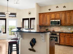 2601 N Quinlan Park RD 401, Austin TX 78732