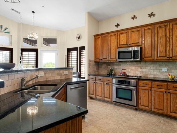 2601 N Quinlan Park RD 401, Austin TX 78732
