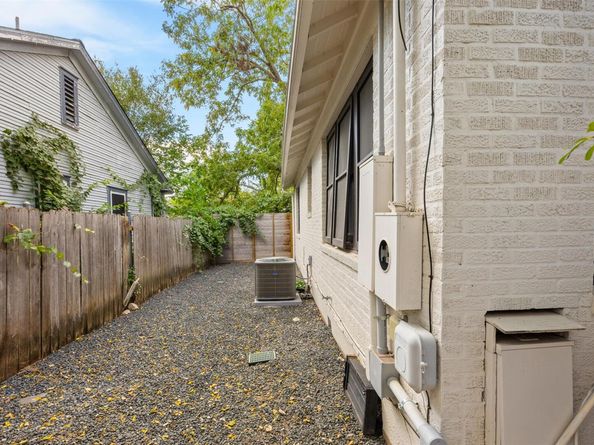 712 Harris Ave 1, Austin TX 78705