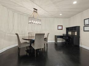 121 Burgess LN, Austin TX 78738