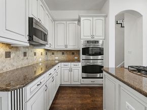 121 Burgess LN, Austin TX 78738