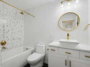 121 Burgess LN, Austin TX 78738