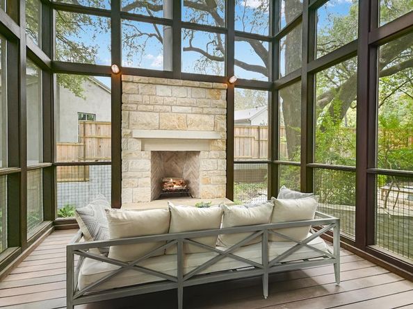 2806 Robbs RUN, Austin TX 78703