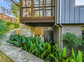 2806 Robbs RUN, Austin TX 78703