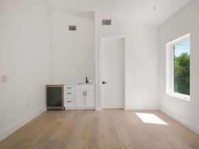 2609 Davis LN 1, Austin TX 78745