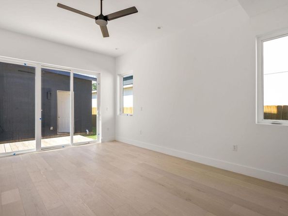 2609 Davis LN 1, Austin TX 78745