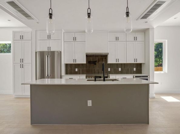 2609 Davis LN 1, Austin TX 78745