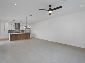 5603 Manor RD B, Austin TX 78723