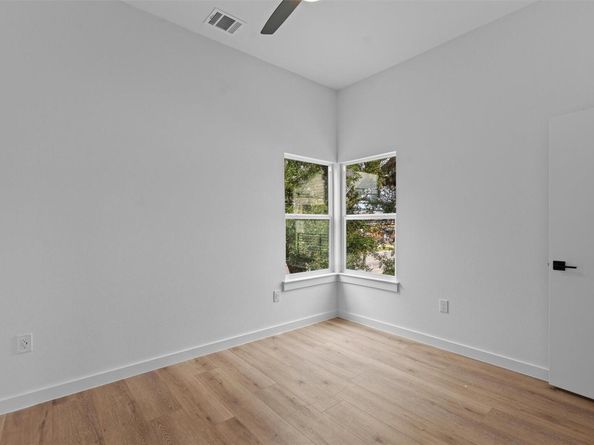 5603 Manor RD B, Austin TX 78723