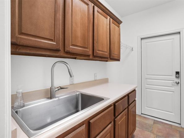 1106 Squaw VLY, Leander TX 78641