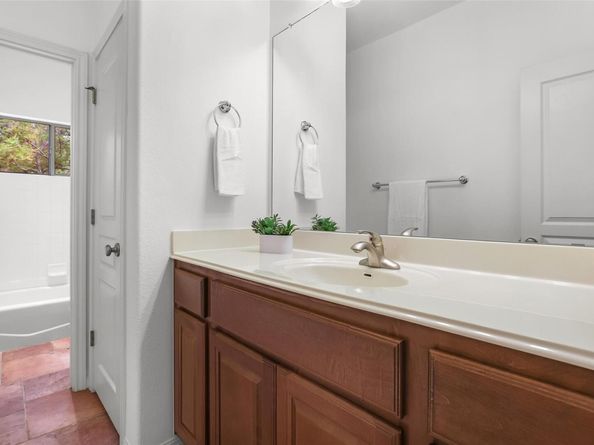 1106 Squaw VLY, Leander TX 78641