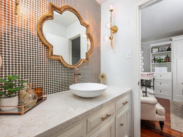 106 Sailmaster ST, Lakeway TX 78734