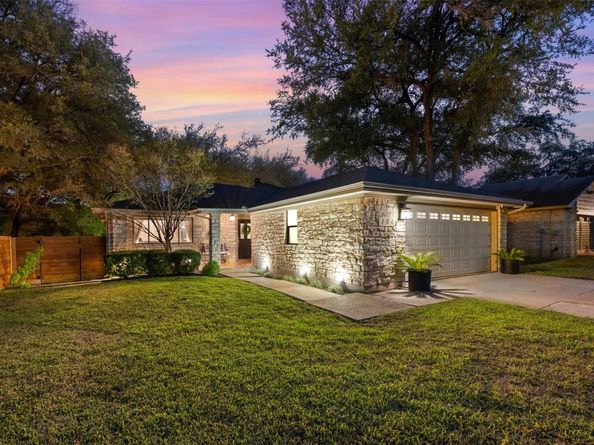 106 Sailmaster ST, Lakeway TX 78734