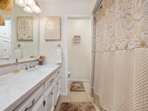 106 Sailmaster ST, Lakeway TX 78734