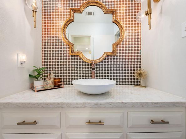 106 Sailmaster ST, Lakeway TX 78734