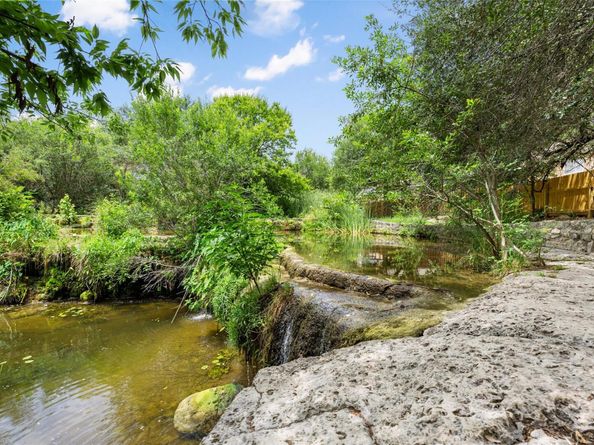 106 Sailmaster ST, Lakeway TX 78734