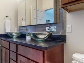 2307 E 2nd ST A, Austin TX 78702