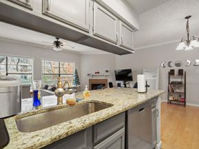 915 W 23rd ST 203, Austin TX 78705