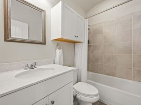 7220 Wyoming Springs DR 703, Round Rock TX 78681