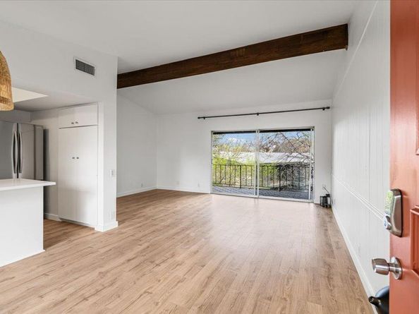 1304 Mariposa DR 206, Austin TX 78704