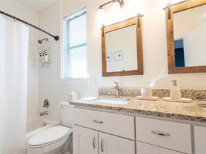 4702 Leslie Ave A, Austin TX 78721