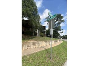 1212 Castle Hill ST 6, Austin TX 78703