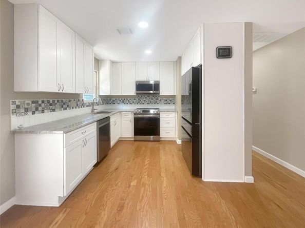 8801 Parkfield DR, Austin TX 78758