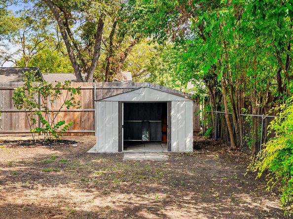 5807 Woodview Ave, Austin TX 78756