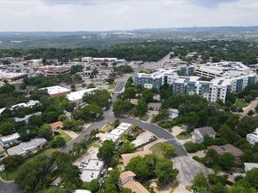 2000 Lightsey RD 3, Austin TX 78704