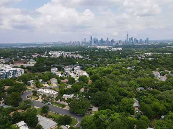 2000 Lightsey RD 3, Austin TX 78704