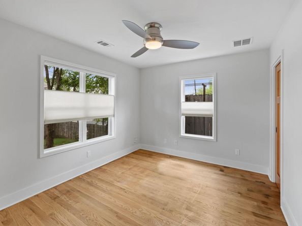 2300 S 3rd ST, Austin TX 78704