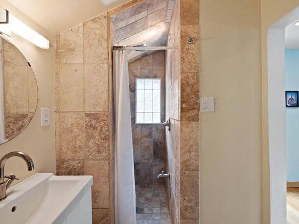 2300 S 3rd ST, Austin TX 78704