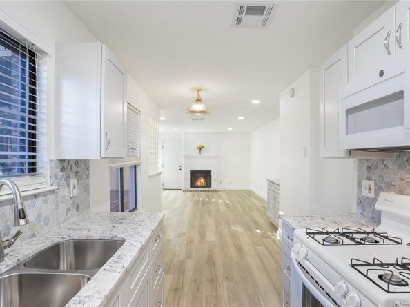 101 Clearday DR 104, Austin TX 78745