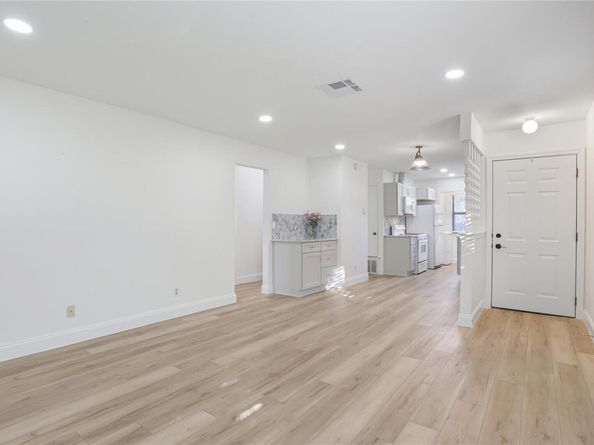 101 Clearday DR 104, Austin TX 78745