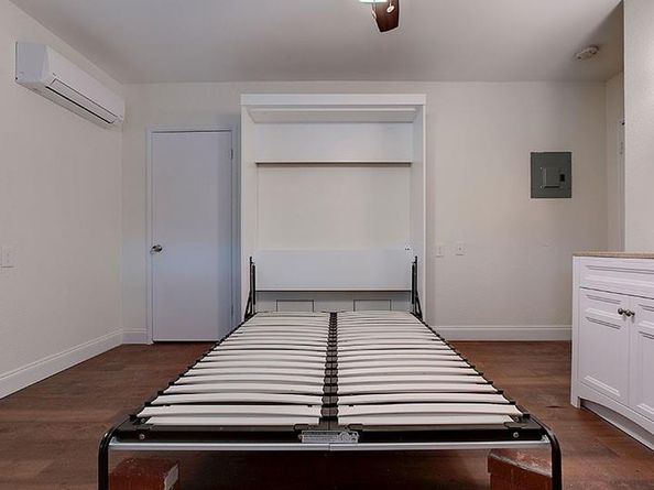 306 E 30th ST 3, Austin TX 78705