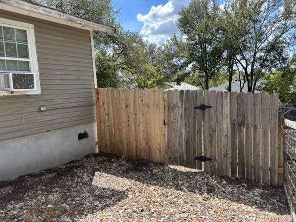 1300 Delano ST, Austin TX 78721