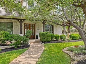 2 Dovedale CV, The Hills TX 78738