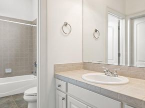 2 Dovedale CV, The Hills TX 78738