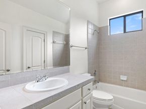 2 Dovedale CV, The Hills TX 78738