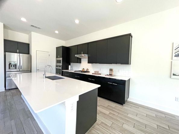 5017 Globe Mallow DR, Austin TX 78739