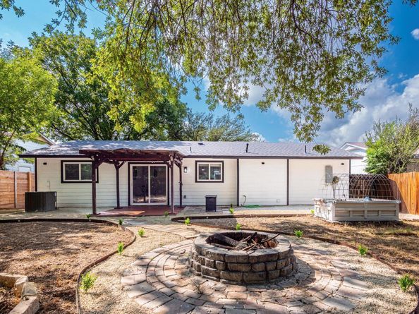 2306 Peppertree CT, Austin TX 78744