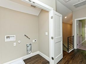 1202 Cometa ST B, Austin TX 78721