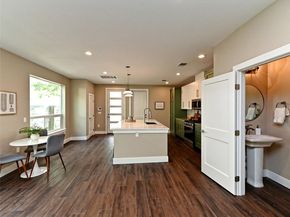 1202 Cometa ST B, Austin TX 78721