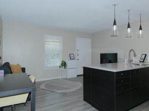 2302 East Side DR 6, Austin TX 78704