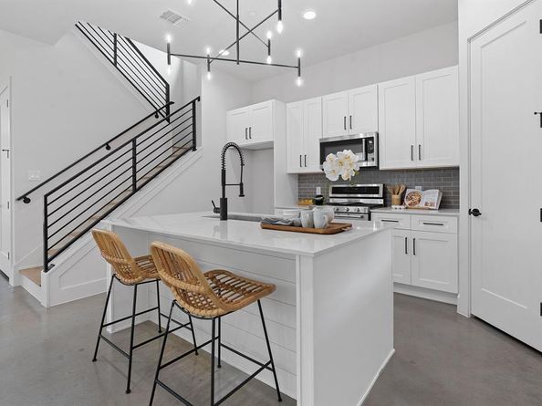 5511 William Holland Ave 2, Austin TX 78756